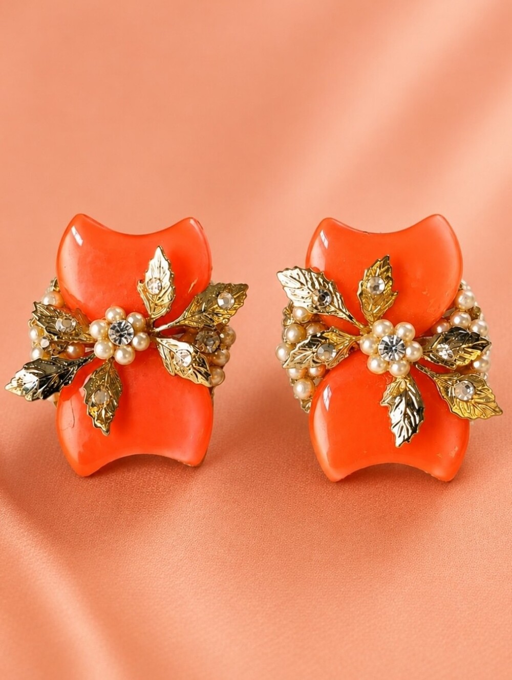 Orange Tangerine Orange Screwback Clip Vintage Coro Lucite Vintage Earrings EUC